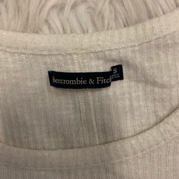 white tshirt - Picture 2 of 2